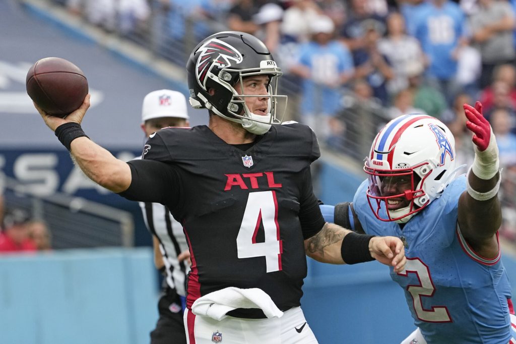 Vikings, Falcons turn to new starting quarterbacks in matchup of 4-4 ...